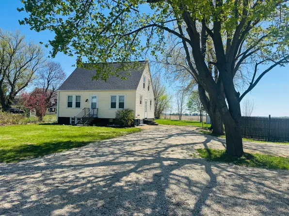 21617 State Line Rd, Harvard, IL 60033