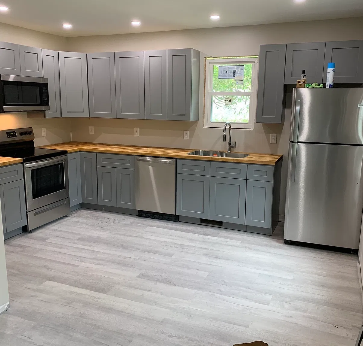 3 bed, 2.5 bath, 1800 sqft, $2,350 — Photo 2