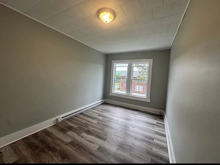 615-617 Fellows Ave — Photo 6