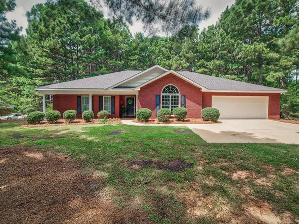 309 Mountain Creek Dr, Hamilton, GA 31811