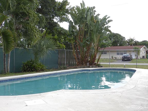 3rd image of 2441 Sabal Palm Dr