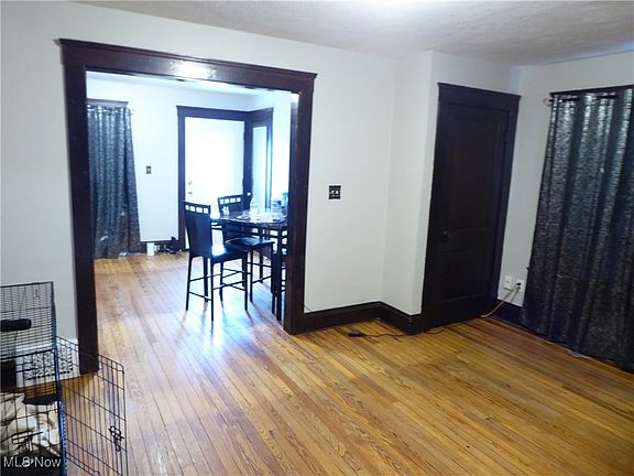3rd image of 4517 Bucyrus Ave
