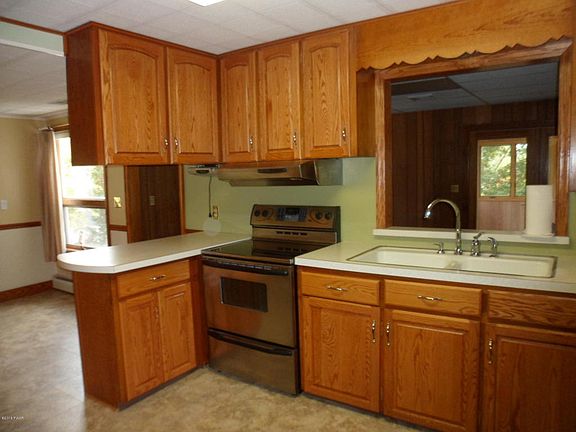 3rd image of 1 Crestmont Dr