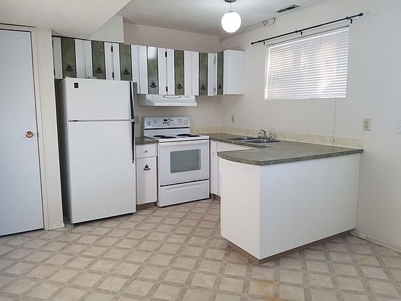 3rd image of 9311B 101st Ave