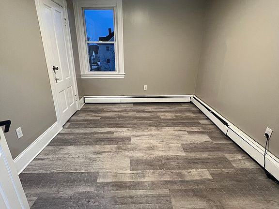 2nd image of 119 Whitehall St Floor 3