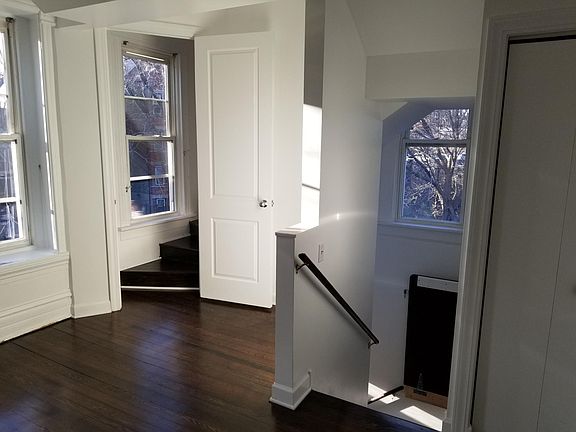 5th image of 2219 N Seeley Ave APT 2F