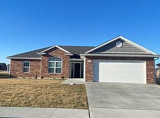 607 Addie Ln, Centralia, MO 65240