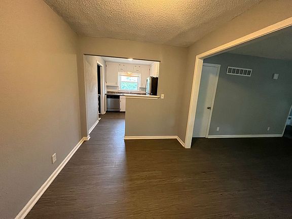 4th image of 10013 Fremont Ave