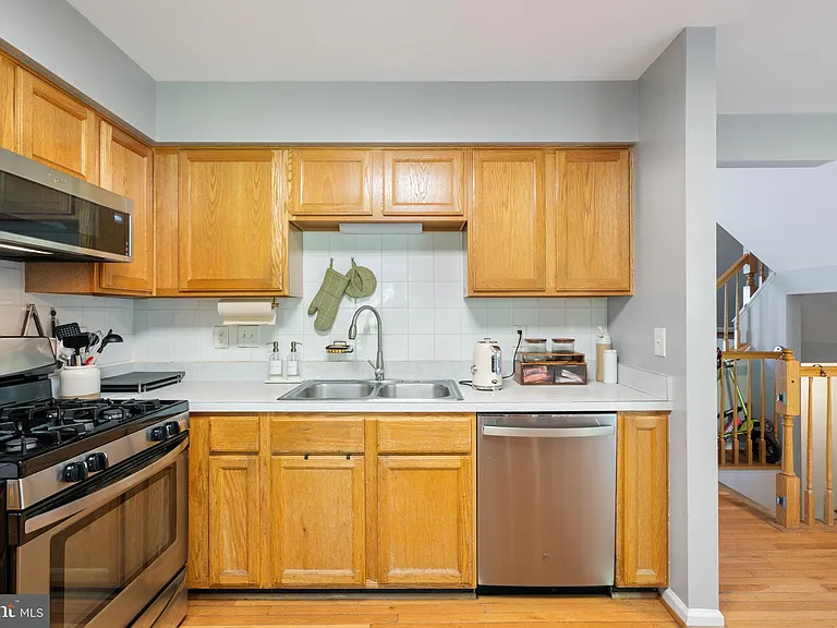 5964 Edgehill Ct — Photo 14