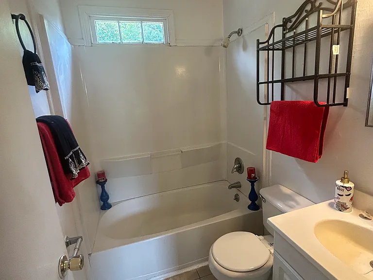 2616 Ludwig St — Photo 5