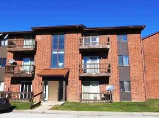 6404 Nature Dr APT 301, Oak Forest, IL 60452
