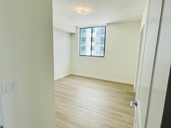 4th image of 2223 NE 2nd Ave #2526
