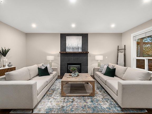 4th image of 2089 Wellington Dr