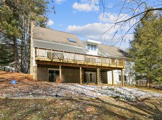 10929 Beach Mill Rd, Great Falls, VA 22066