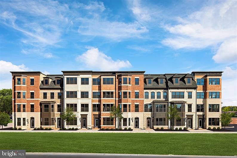 1st image of 107 Market Sq NW