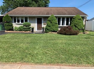 15 Sanders Rd, Edison, NJ 08817