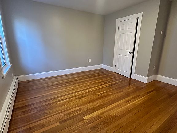4th image of 38 Austin St Floor 1