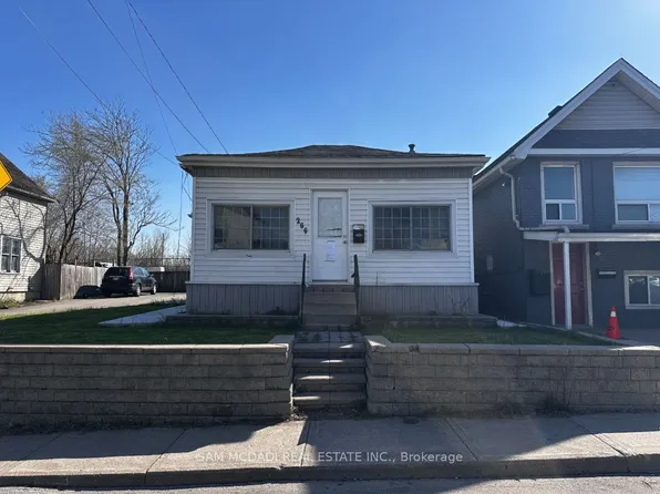 266 Beach Rd, Hamilton, ON L8L 4B2