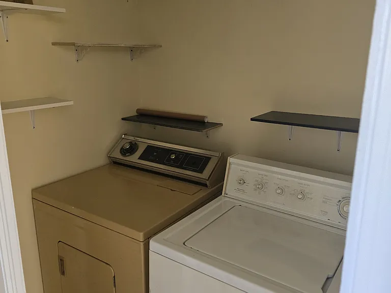 1911 Serbian Dr — Photo 2