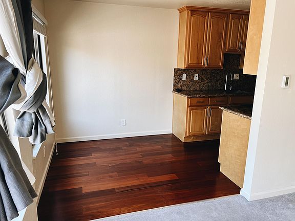 3rd image of 309 Grant Ave