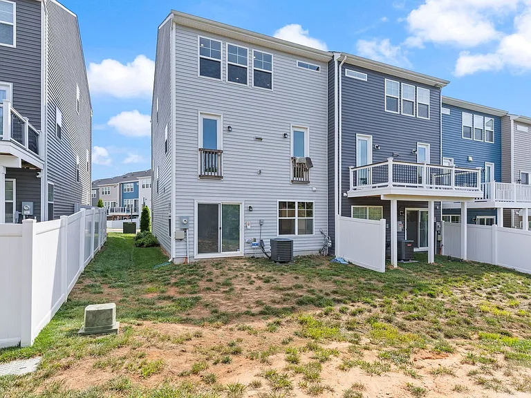 18277 Summit Pointe Dr — Photo 31