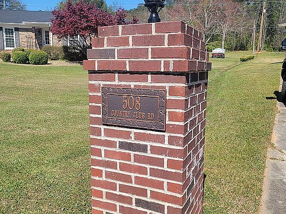 2nd image of 508 Country Club Rd