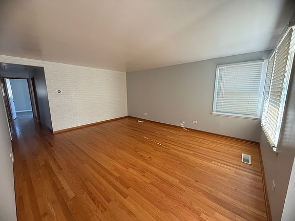 3rd image of 12821 S Manistee Ave
