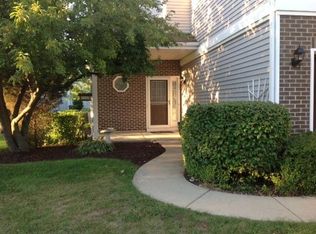 1128 E Cambria Ln N, Lombard, IL 60148