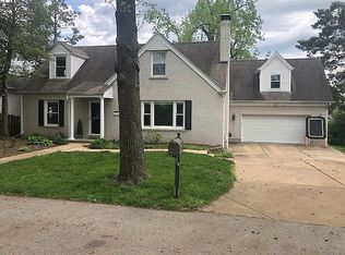 10314 Donoho Pl, Frontenac, MO 63131