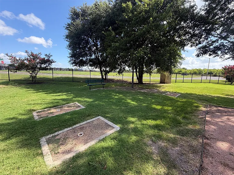 1001 Zodiac Ln #15 — Photo 30