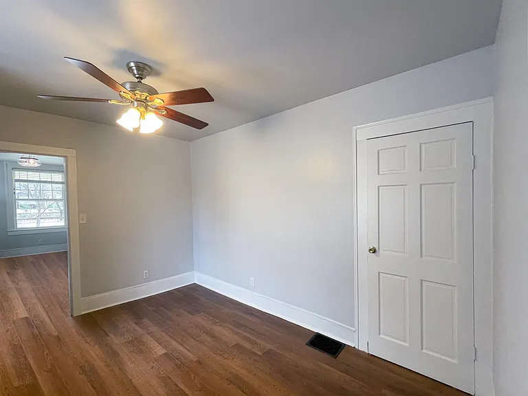 441 E Sprague St #B — Photo 3
