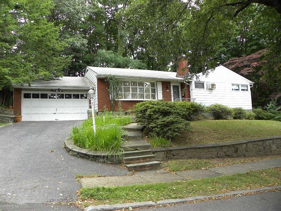 1st image of 164 Westminster Dr