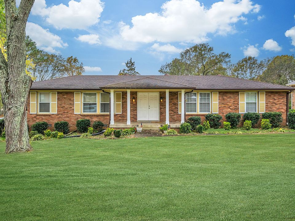 Beautiful Cross Timbers brick home