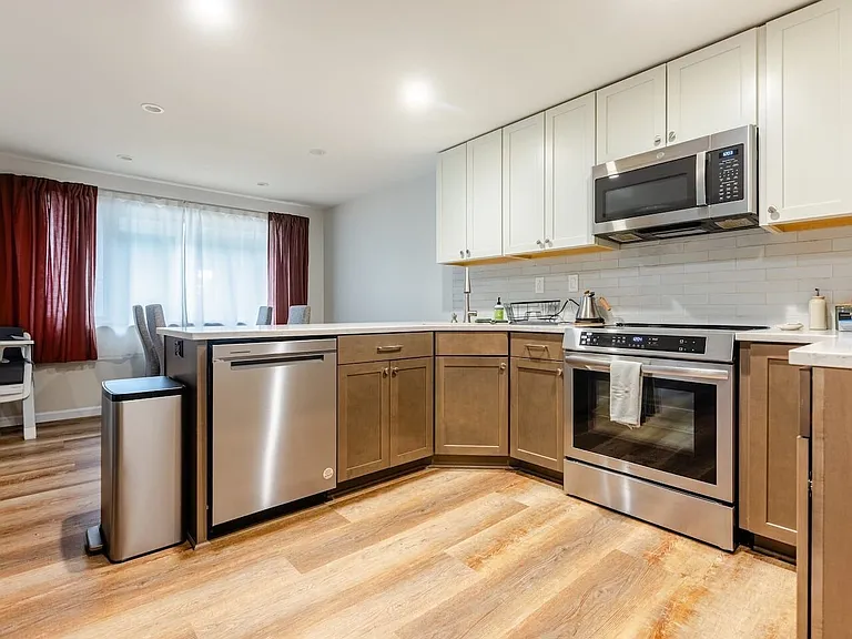 7055 SW Wilson Ave — Photo 1