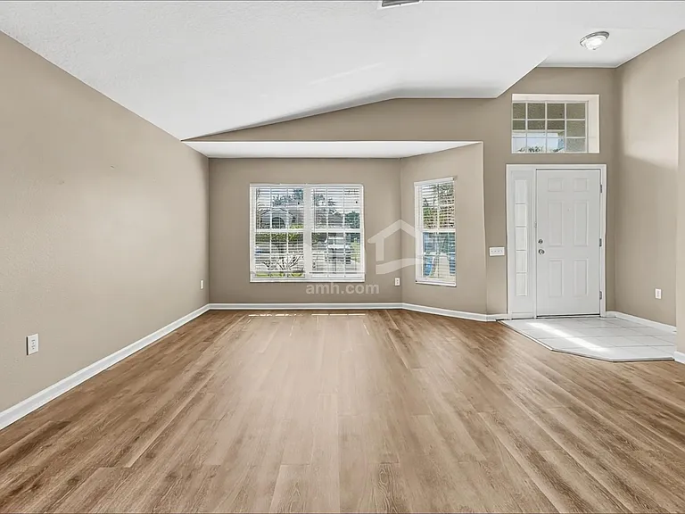 1107 Summer Breeze Dr — Photo 7