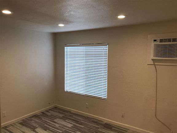 5th image of 620 5th St APT 03