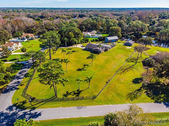 5th image of 150 Country Circle Dr E