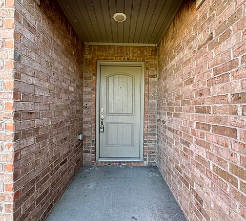 4th image of 508 Eagle Dr NE