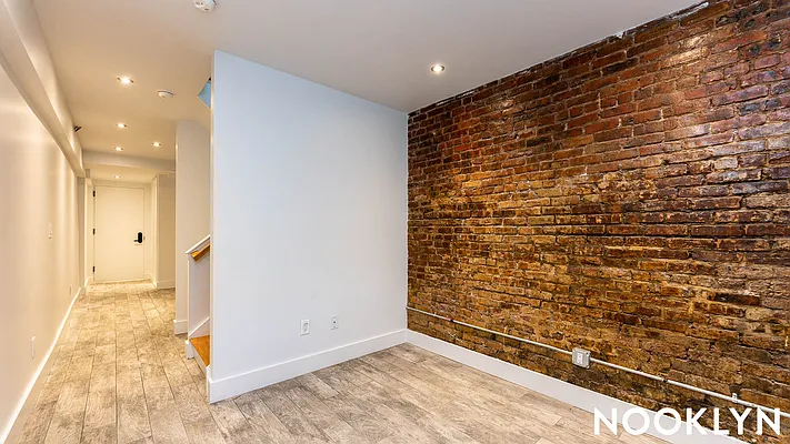Rented by Nooklyn NYC LLC | media 30