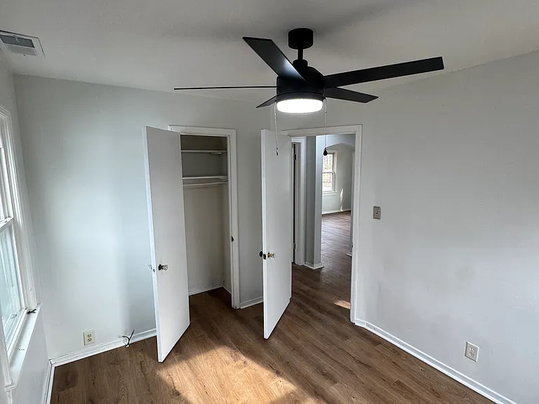 1600 Thornberry Ave — Photo 10