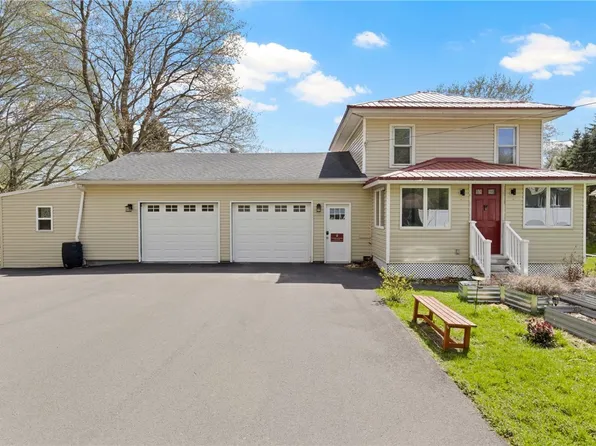 8132 Macy St, Sodus Pt, NY 14555