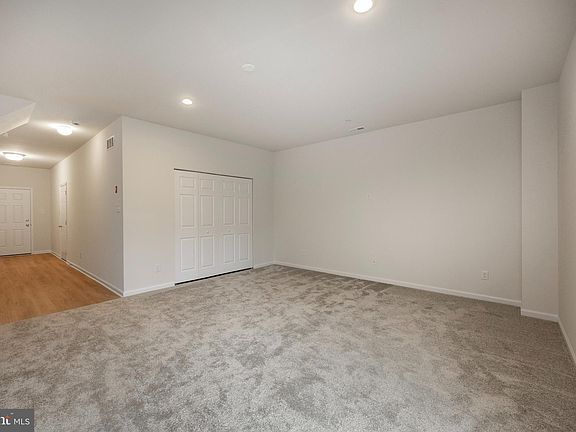 5th image of 412 Ridgewood Dr