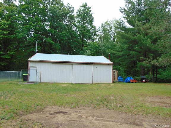 3rd image of 5055 Adams Rd