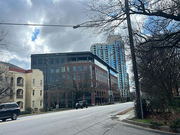 5th image of 2855 Peachtree Rd #124