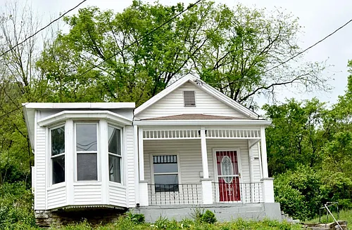 4582 Eastern Ave Photo 1