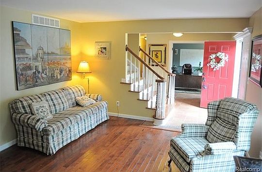 5th image of 21711 Shadybrook Dr