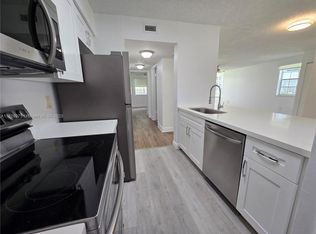 2890 N Oakland Forest Dr APT 102, Fort Lauderdale, FL 33309