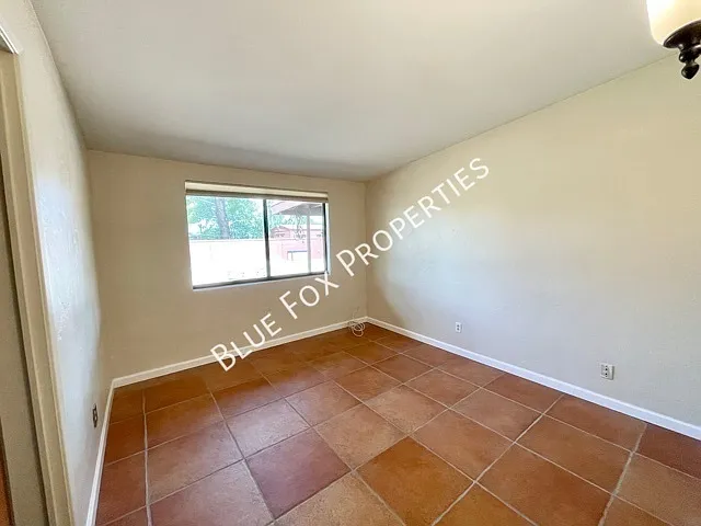 729 N Alamo Ave — Photo 16