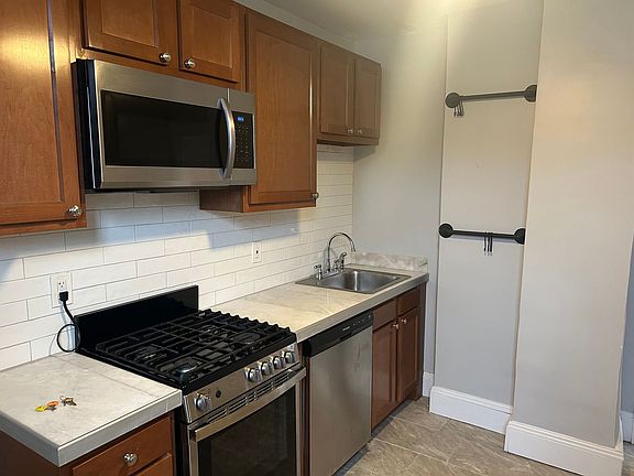 2nd image of 530 N Euclid Ave APT 2