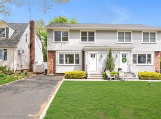 38 Dunes Ln #A, Pt Washington, NY 11050
